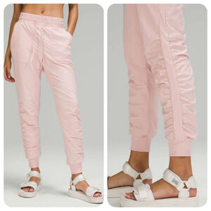 Lululemon NWOT Womens Beyond The Studio Joggers 28” High Rise Size 8 Blush Pink